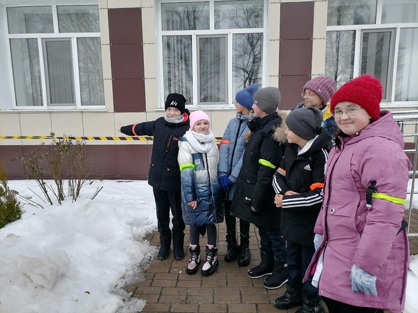 Беседа о необходимости ношения световозвращающих повязок и осторожно, сосульки