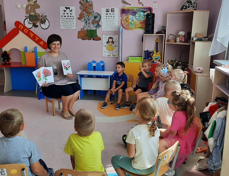 В МБДОУ «Детский сад №4» с. Алексеевка, средняя группа «Звёздочки» прошёл тематический «День цветов»