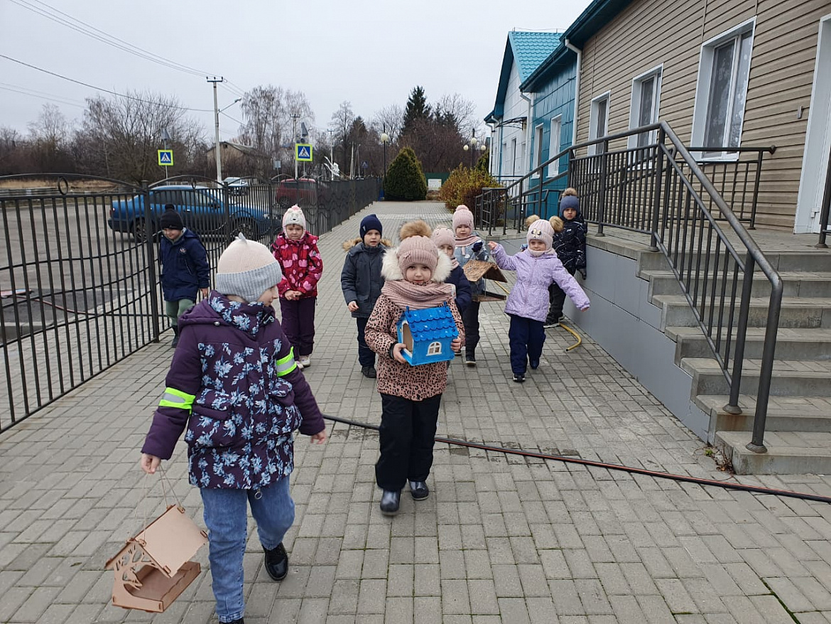 4 декабря - день угощения птиц  и белок.
