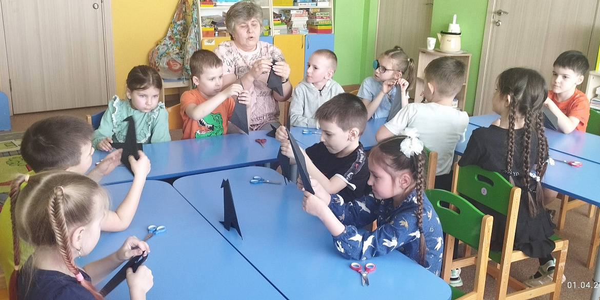  Птицы наши верные помощники, защитники лесов, полей, садов и огородов...