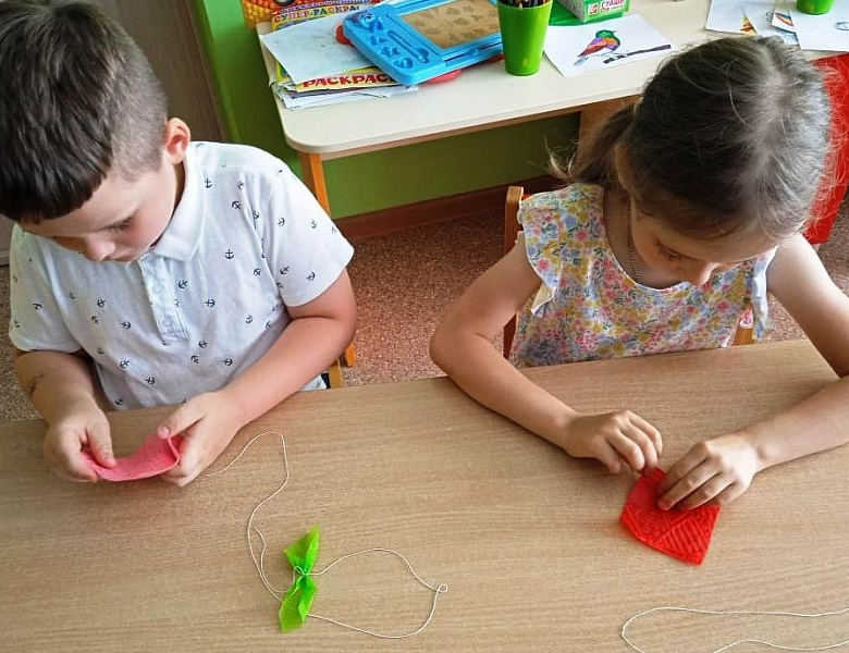 Лето - прекрасная пора для общения с природой.